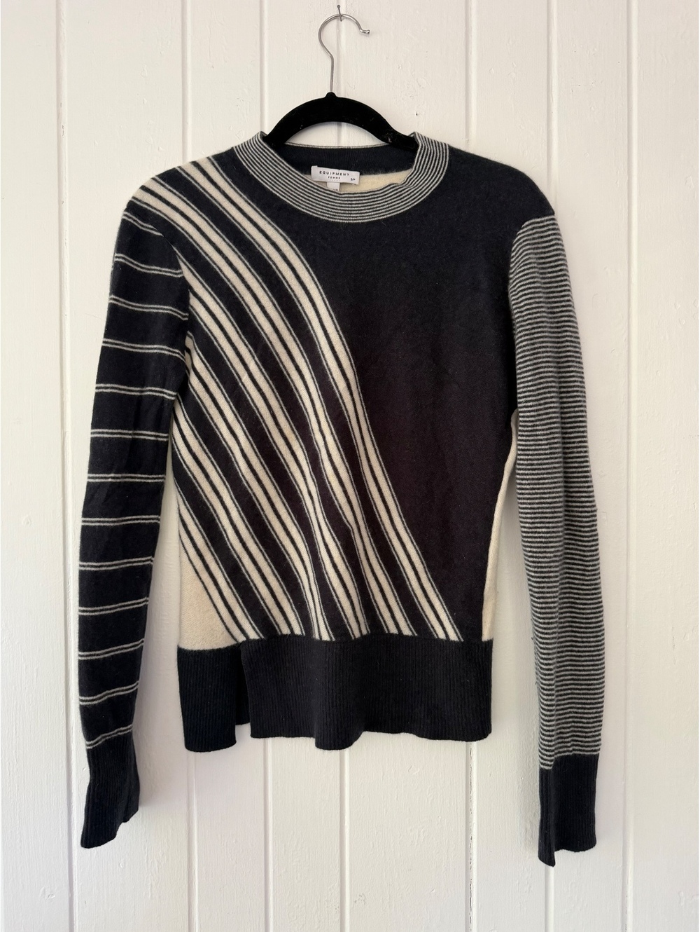 Equipment Femme 100% Cashmere Women's Sweater with Blue and cream Stripes